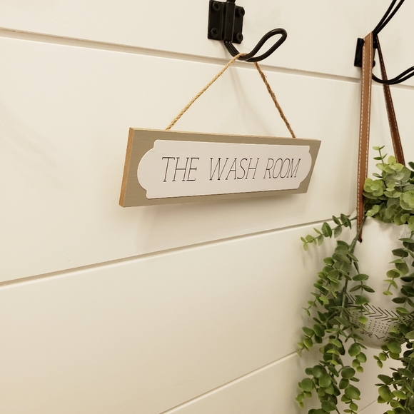 Farmhouse bathroom decor The Wash Room - Picture 3 of 3